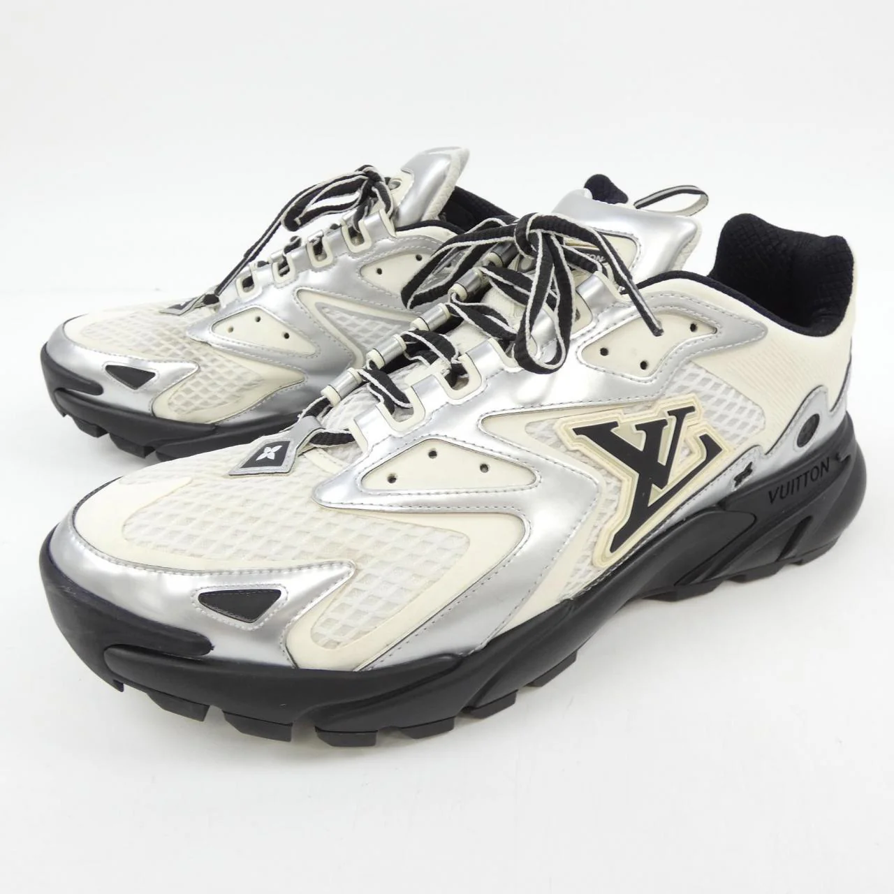 Louis Vuitton Tatic Sneakers - Image 3